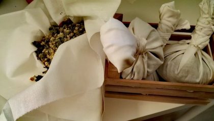 erbe e spezie, trattamento corpo pinda sveda, trattamenti olistici, massaggi olistici, pindasweda