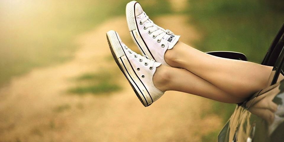 pesantezza alle gambe e ai piedi, caviglie, massaggio gambe a verona